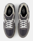 NEW BALANCE ANDREW REYNOLDS 933 GREY/BLACK - The Drive Skateboard Shop