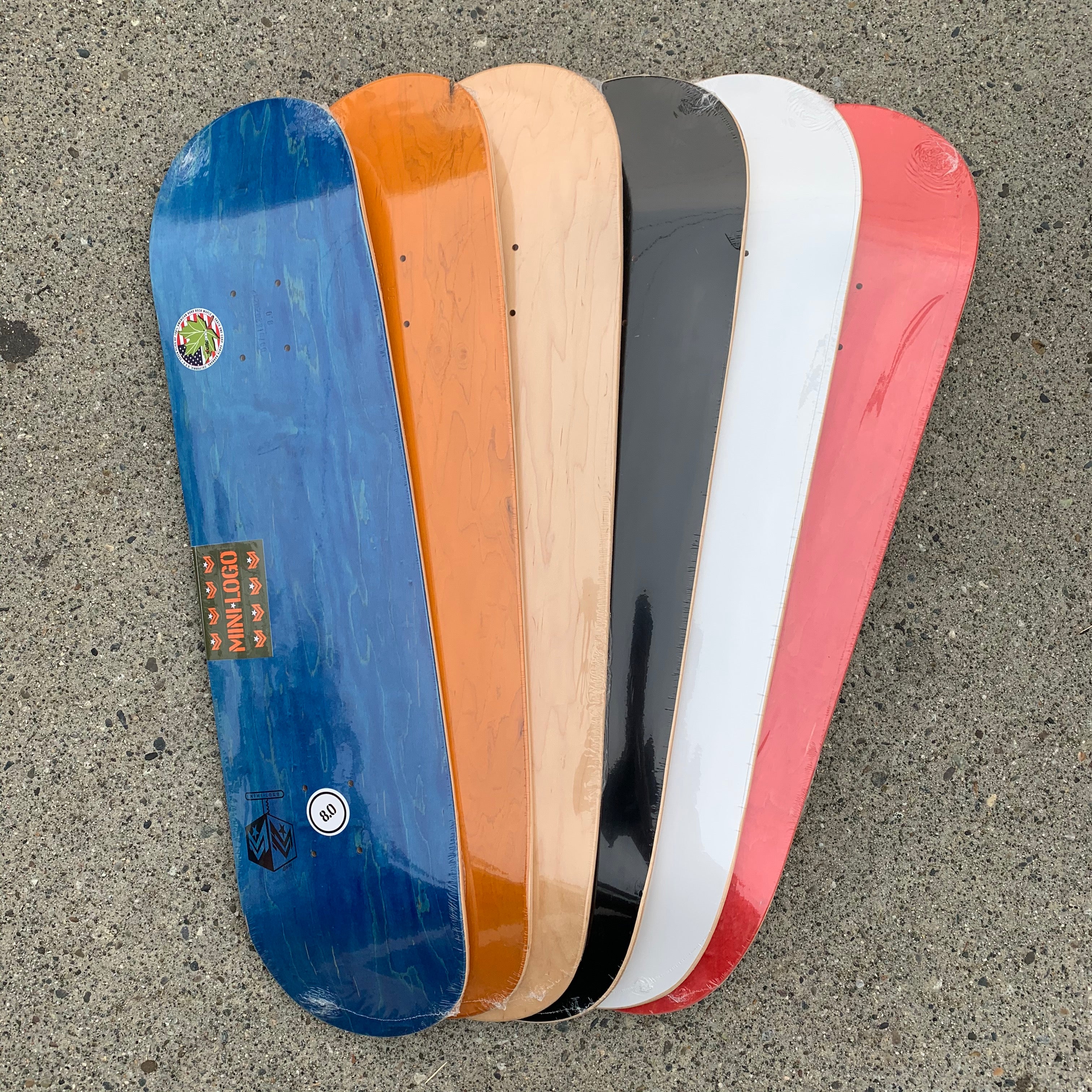 MINI LOGO 7-PLY MAPLE DECKS - DETANATOR (7.75