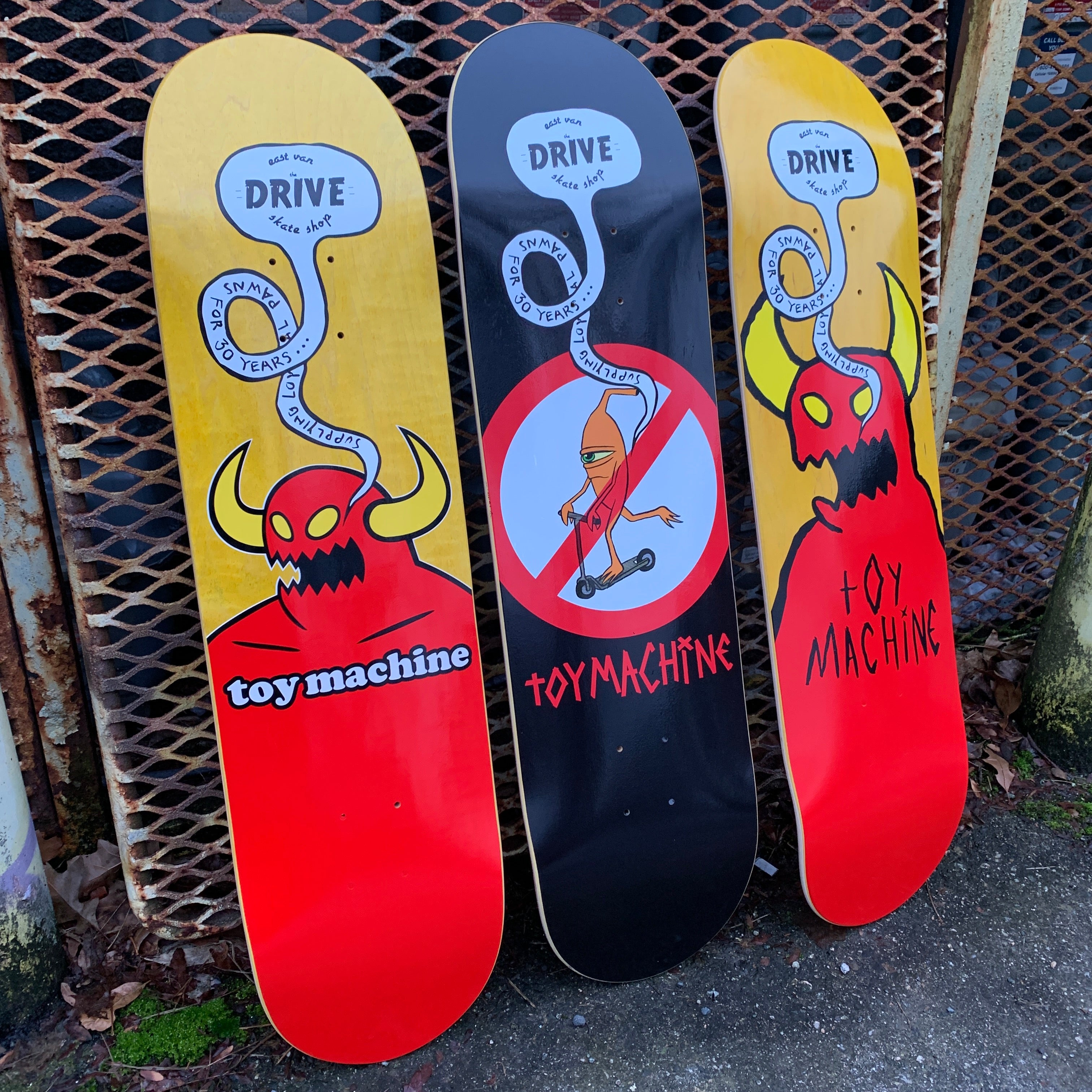 TOY MACHINE X THE DRIVE DECK - NO SCOOTERS (8.25 TOY MACHINE X THE DRIVE DECK - NO SCOOTERS (8.25