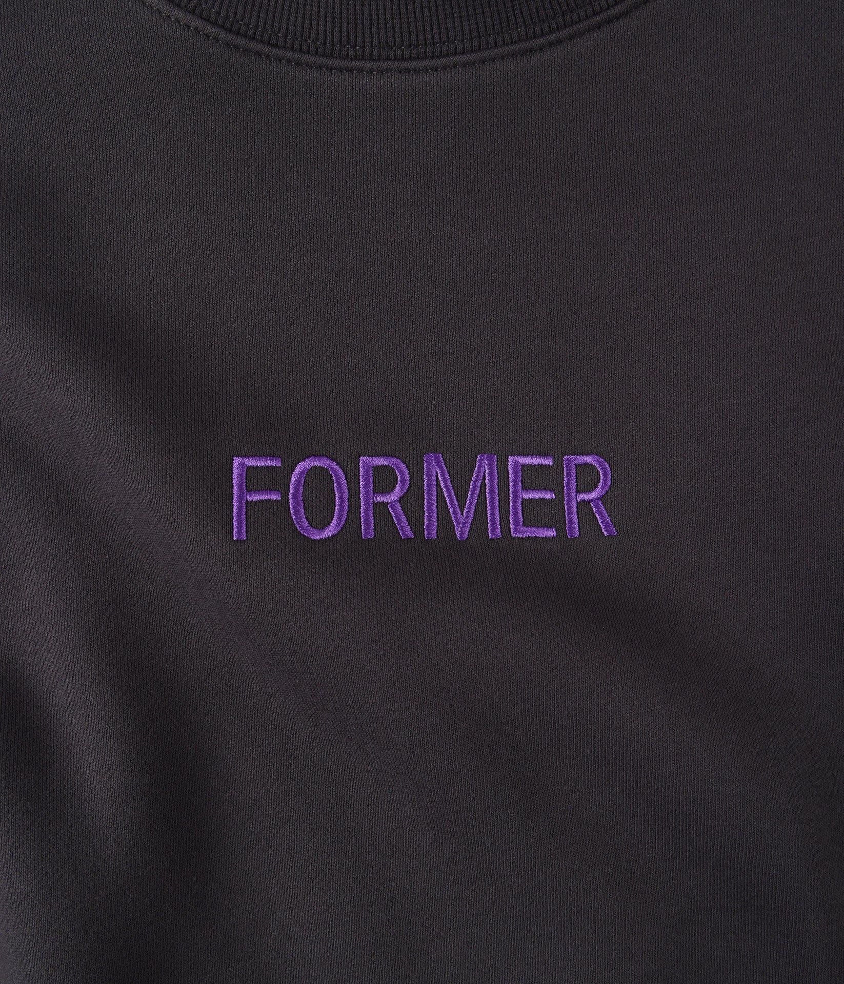 FORMER LEGACY EMB CREW NECK SWEATER PEPPER