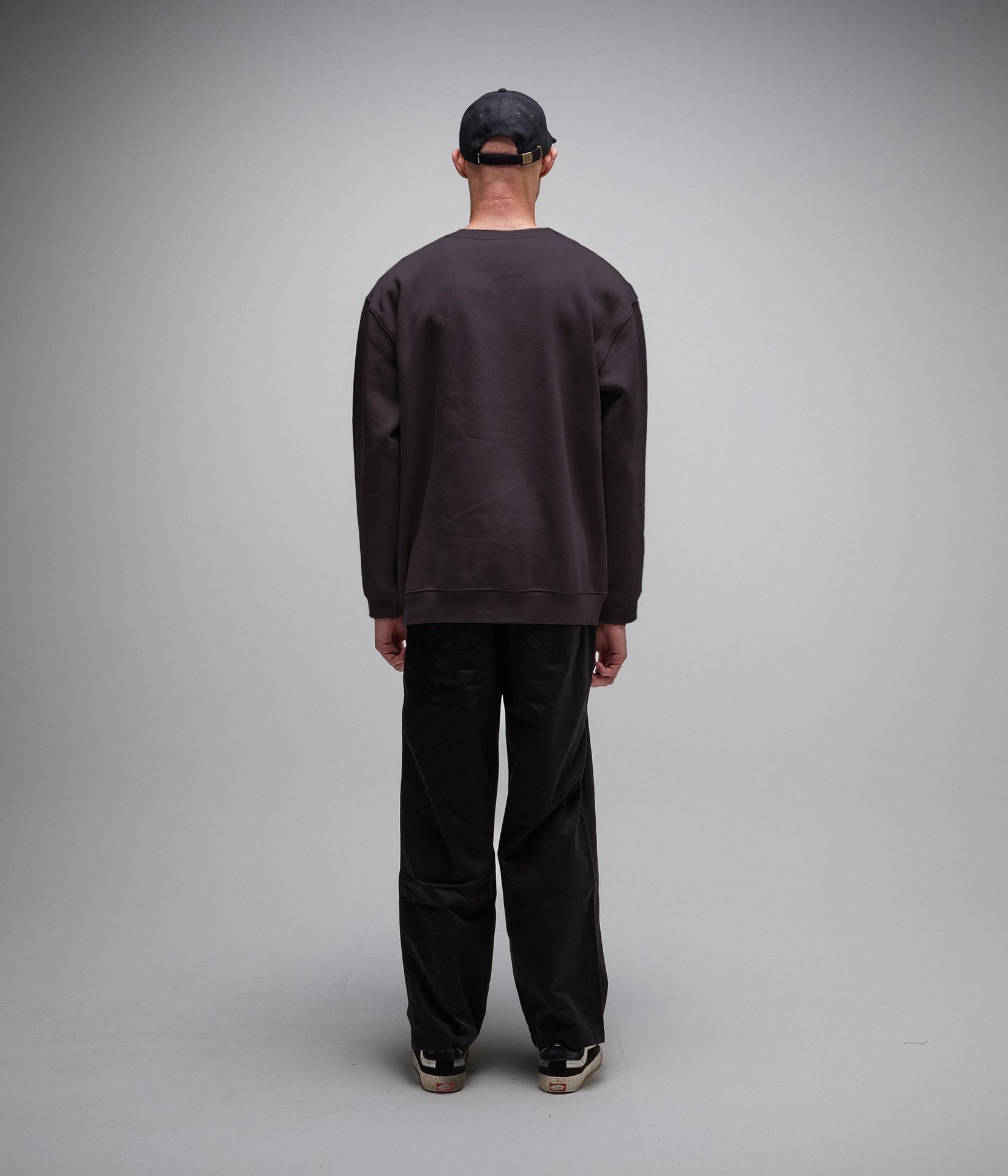 FORMER LEGACY EMB CREW NECK SWEATER PEPPER