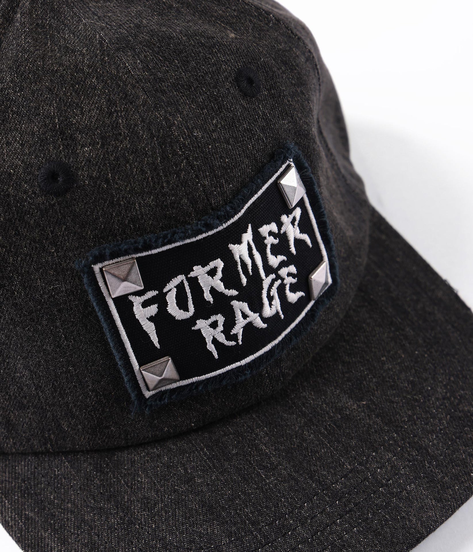 FORMER STUDDED CAP BLACK