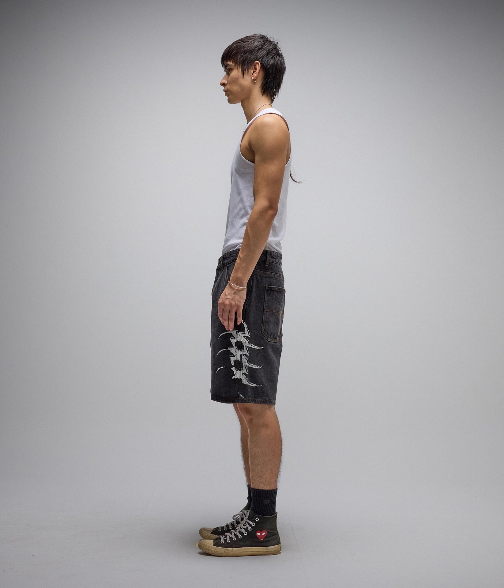 FORMER DION DENIM WALKSHORT WASHED BLACK
