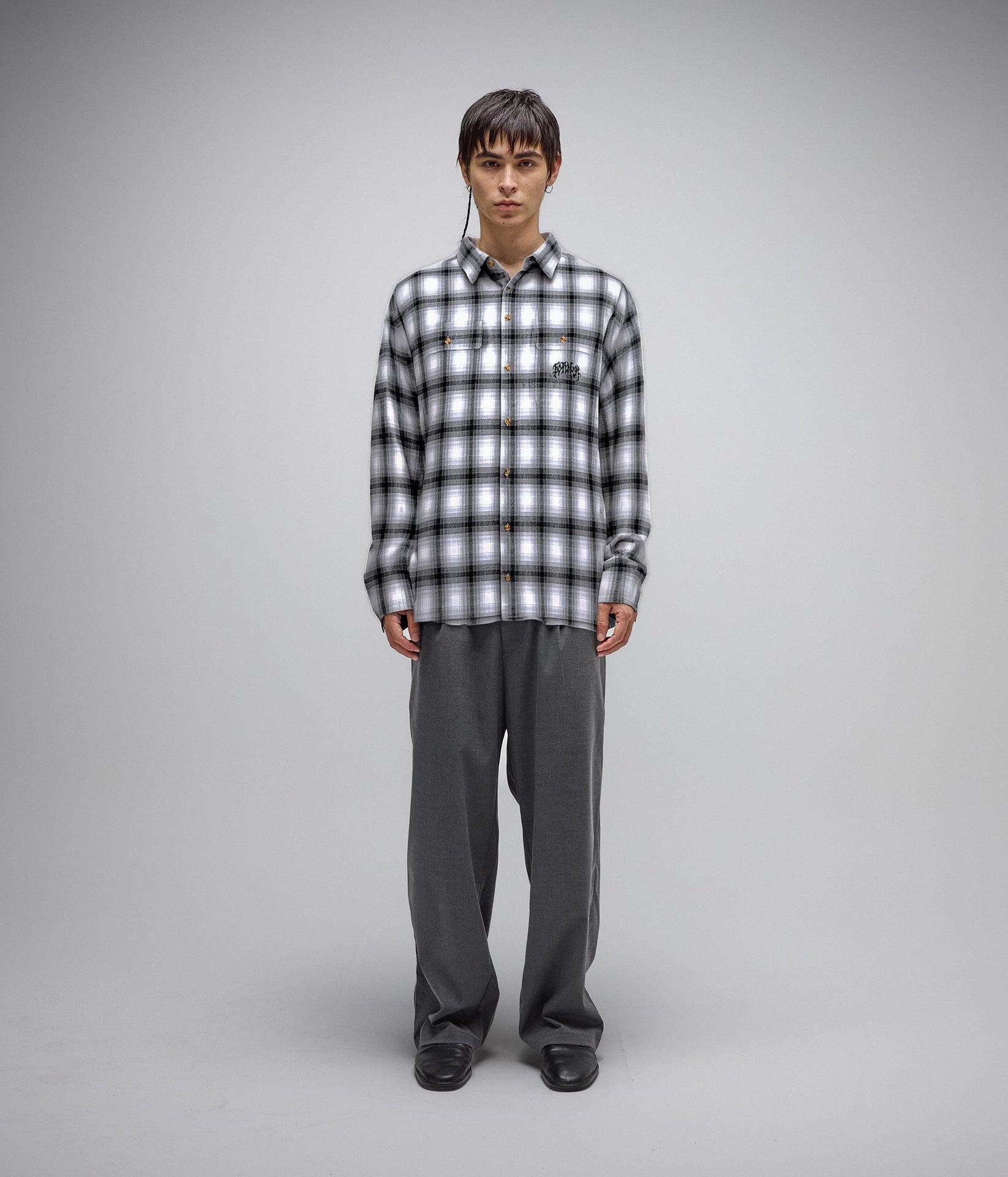 FORMER VIVIAN CHECK LONGSLEEVE FLANNEL SHIRT GREY