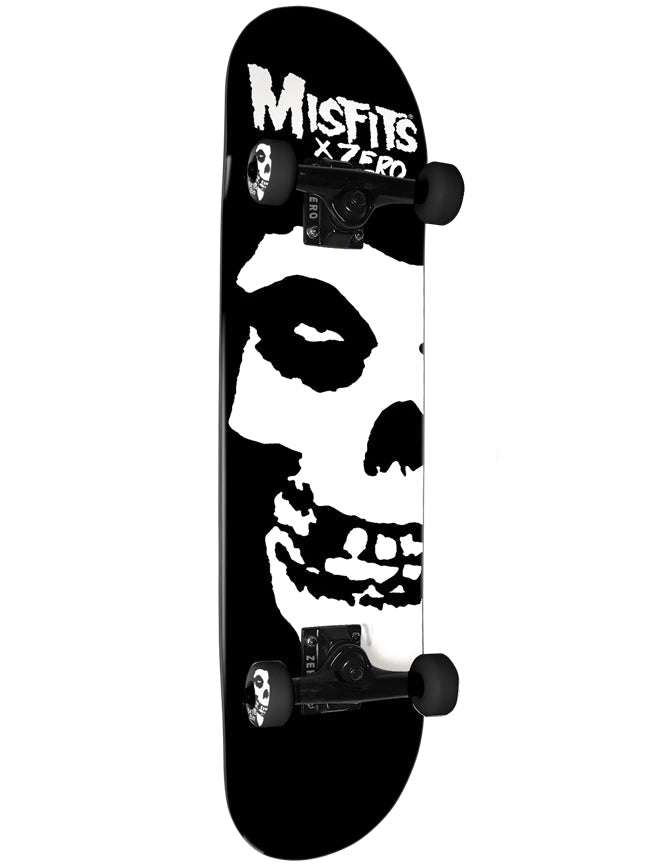 Zero Complete Misfits Fiend Skull sculpture, 8.25-inch detailed resin figure with skull design and rebellious punk style.