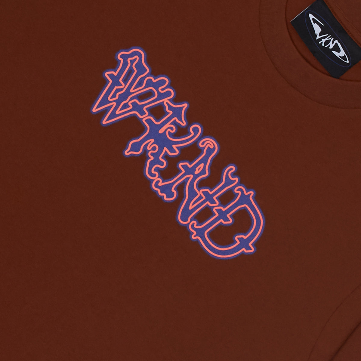 WKND HULDRA SCRIPT T-SHIRT BROWN