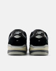 NEW BALANCE 933 ANDREW REYNOLDS BLACK/ECLIPSE