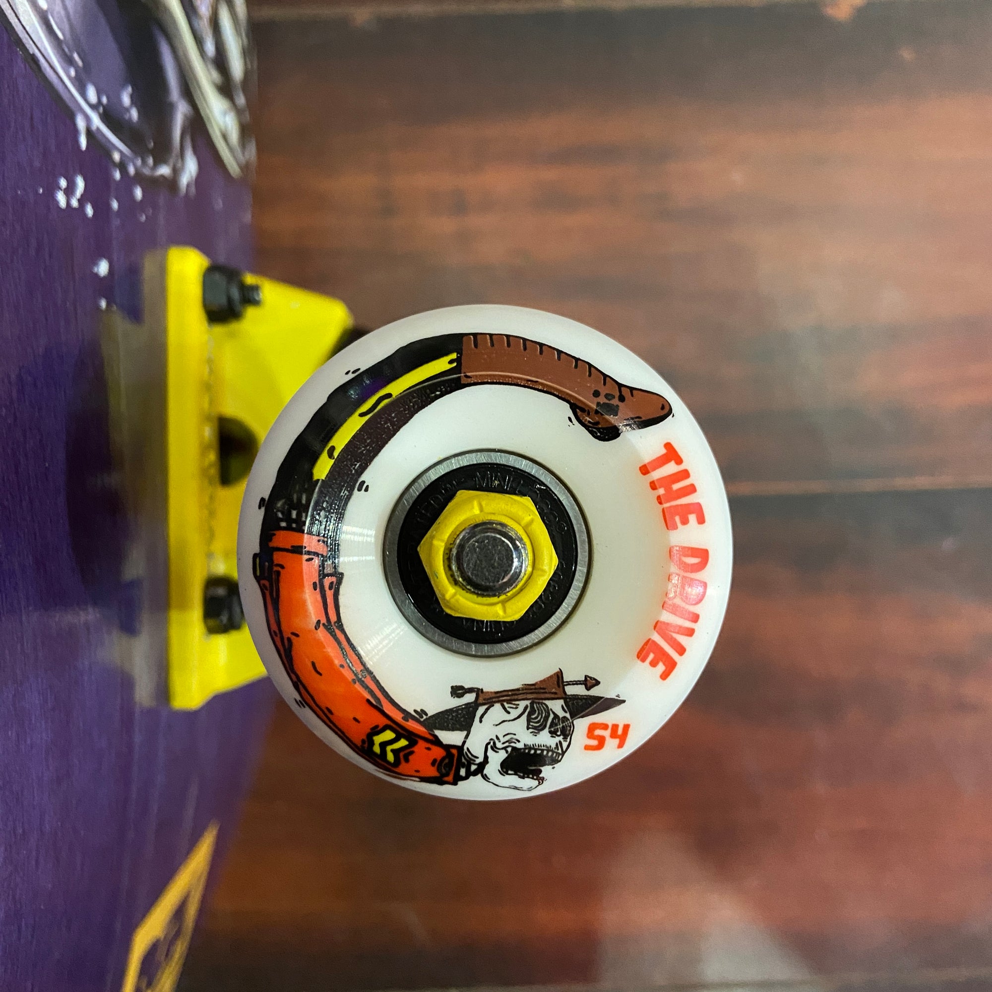 DGK SIPPIN PREMIUM COMPLETE (8.125&quot;) - The Drive Skateshop