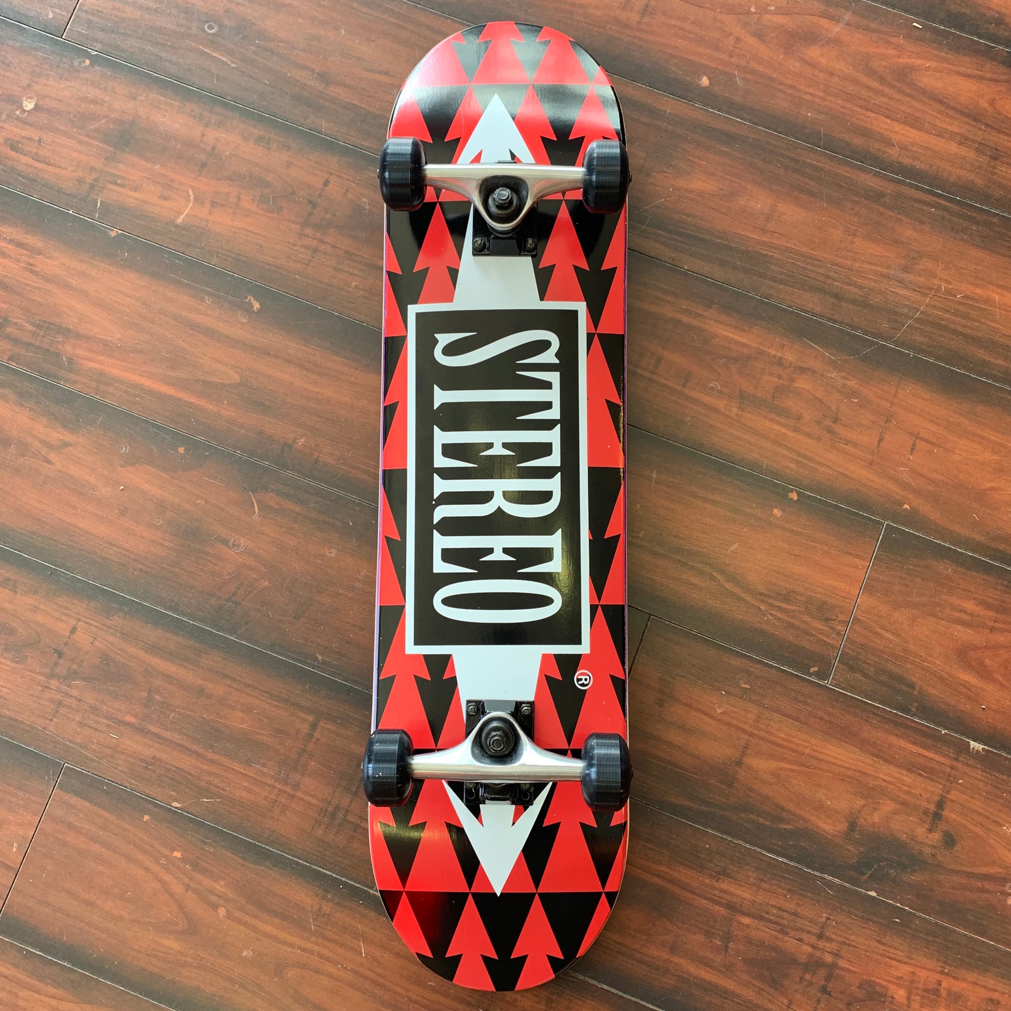 STEREO RED ARROW COMPLETE (7.75&quot;) - The Drive Skateshop