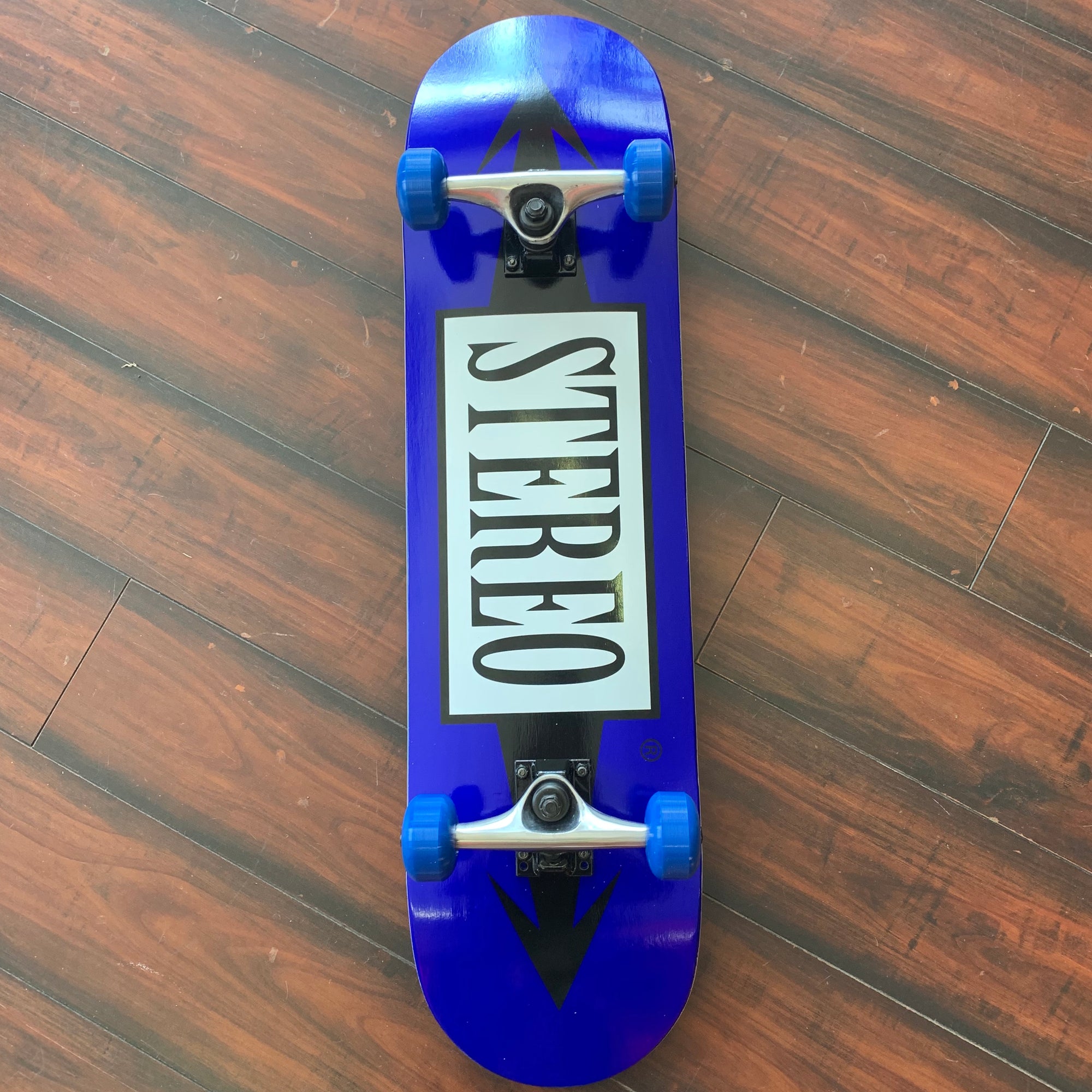 STEREO ARROW BLUE/BLACK COMPLETE (8") - The Drive Skateshop